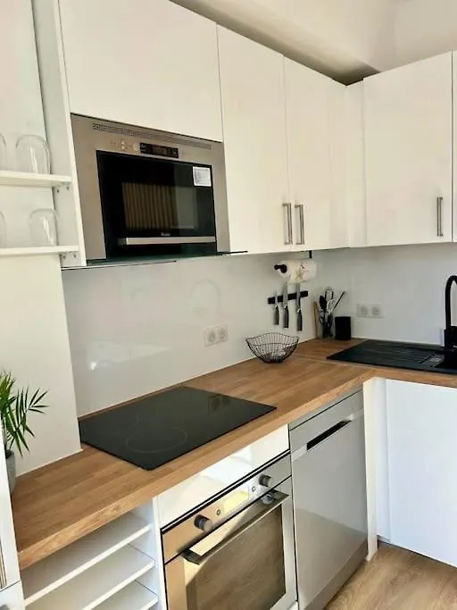 City Center - Magnificent 1-Bedroom Apartment - Cozy - Wifi