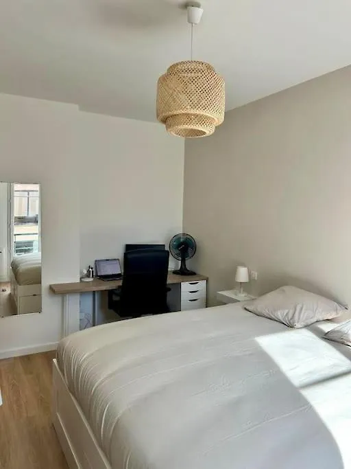 City Center - Magnificent 1-Bedroom Apartment - Cozy - Wifi
